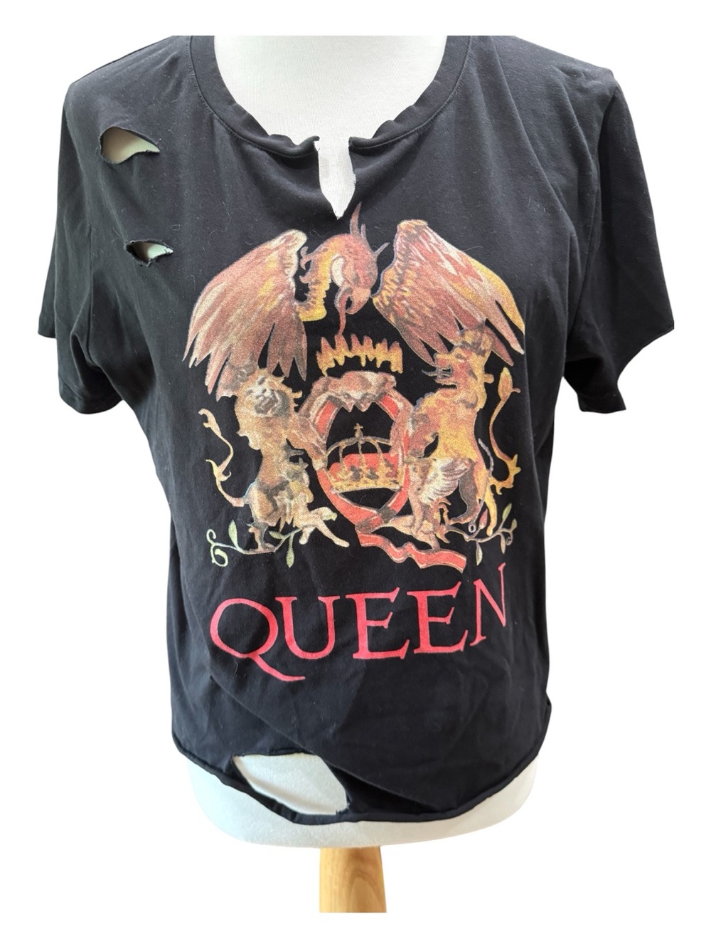 Queen Royal Crest Logo Women’s Black Ripped Grunge Band Tee Large